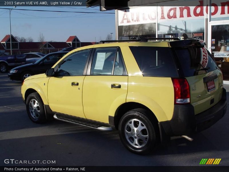 Light Yellow / Gray 2003 Saturn VUE V6 AWD