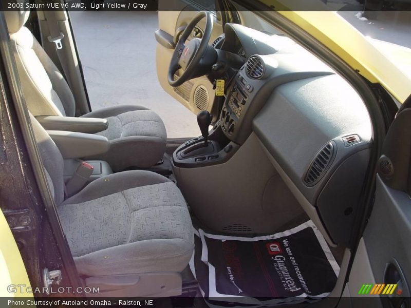 Light Yellow / Gray 2003 Saturn VUE V6 AWD