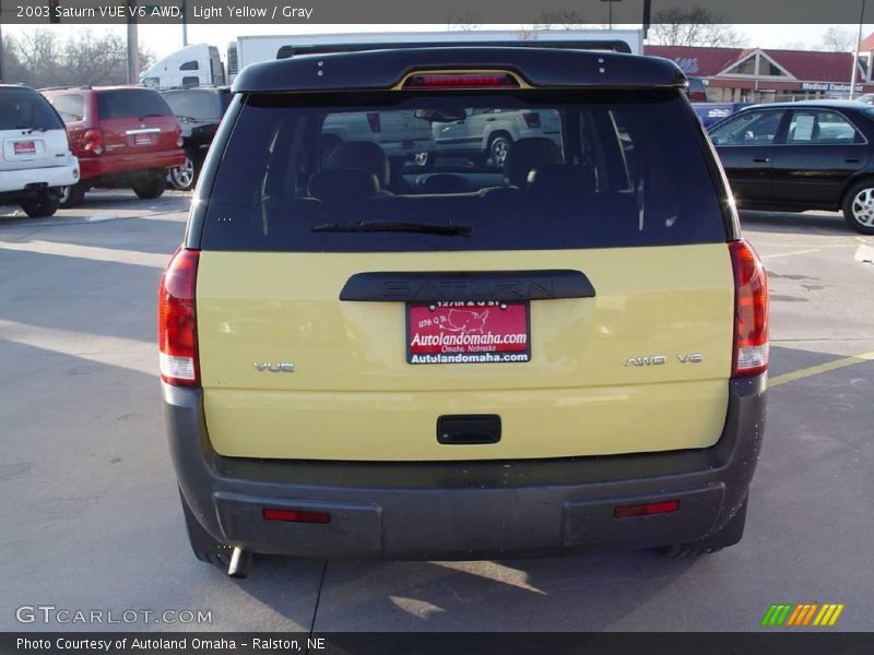 Light Yellow / Gray 2003 Saturn VUE V6 AWD