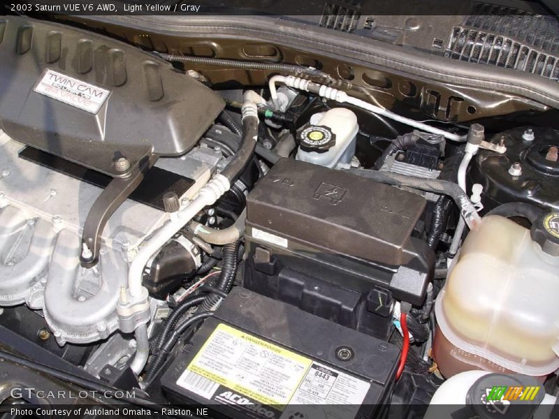 Light Yellow / Gray 2003 Saturn VUE V6 AWD