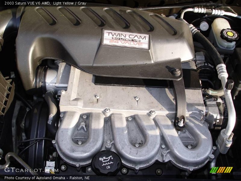 Light Yellow / Gray 2003 Saturn VUE V6 AWD