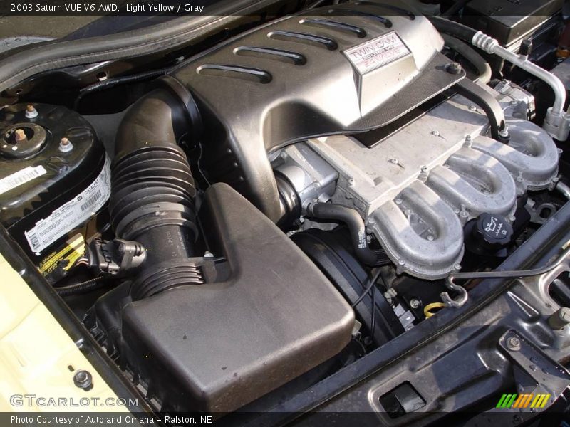 Light Yellow / Gray 2003 Saturn VUE V6 AWD