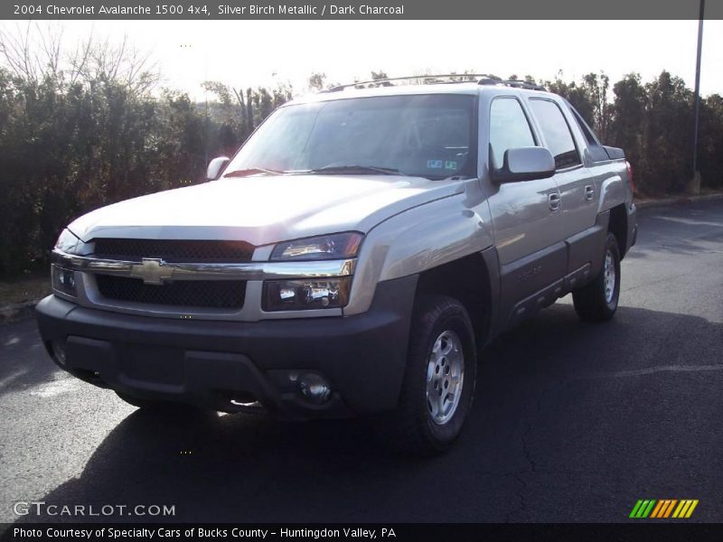 Silver Birch Metallic / Dark Charcoal 2004 Chevrolet Avalanche 1500 4x4