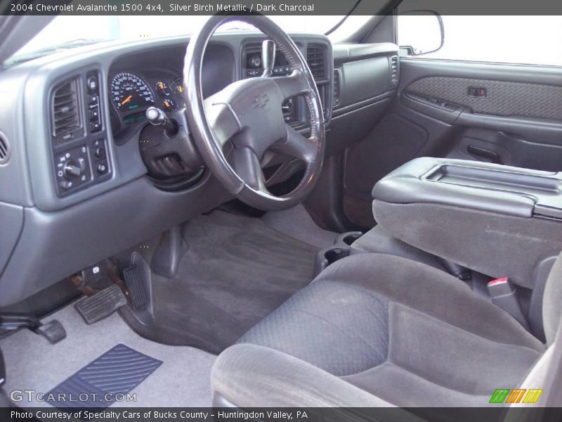 Silver Birch Metallic / Dark Charcoal 2004 Chevrolet Avalanche 1500 4x4