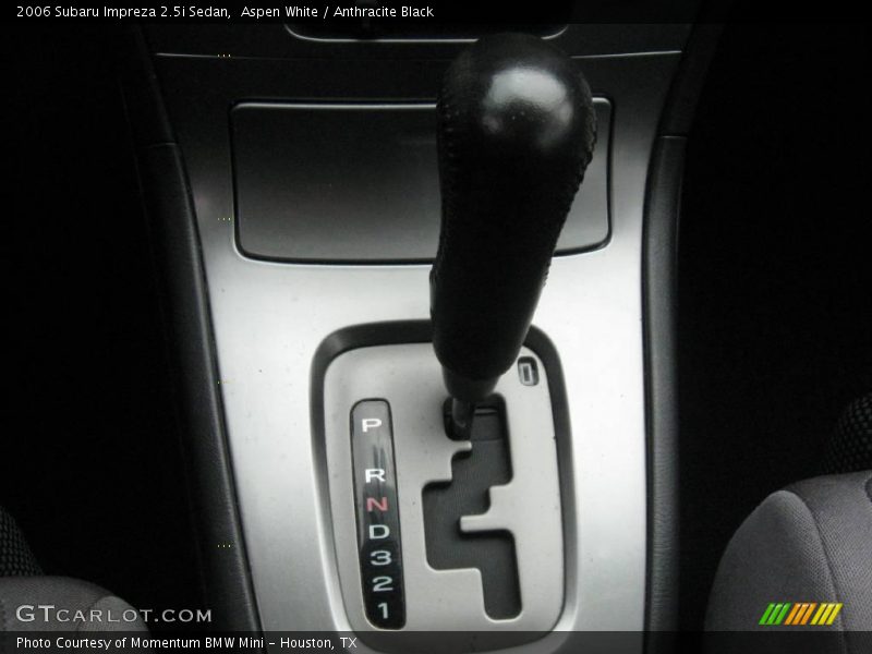 Aspen White / Anthracite Black 2006 Subaru Impreza 2.5i Sedan
