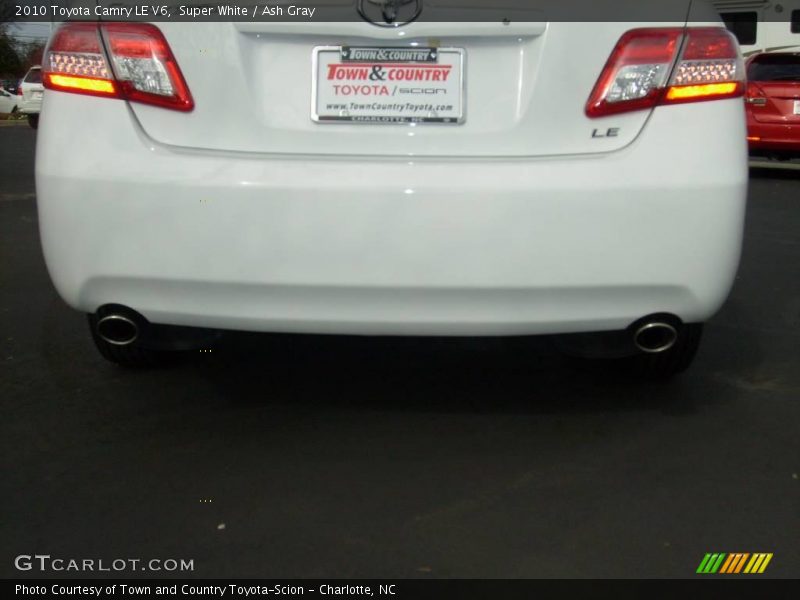 Super White / Ash Gray 2010 Toyota Camry LE V6