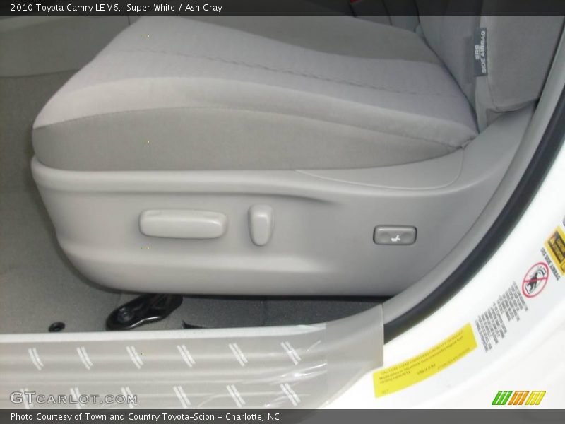 Super White / Ash Gray 2010 Toyota Camry LE V6