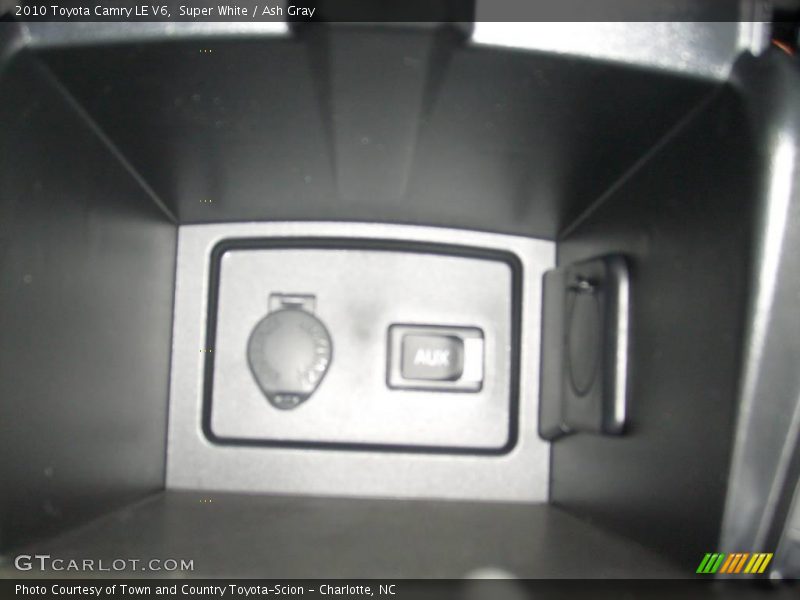 Super White / Ash Gray 2010 Toyota Camry LE V6