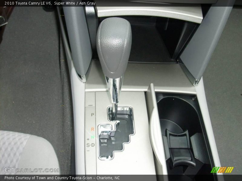 Super White / Ash Gray 2010 Toyota Camry LE V6