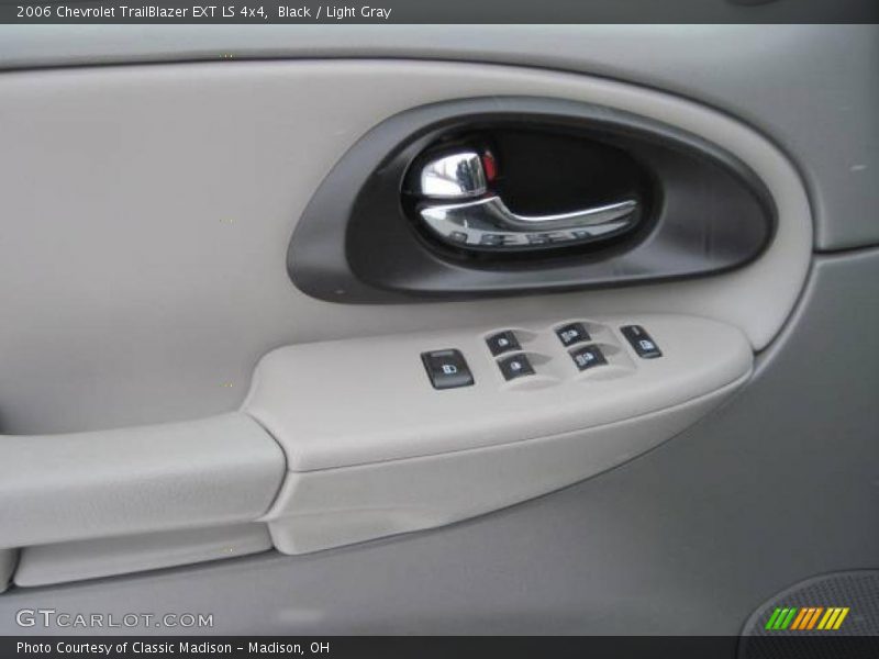 Black / Light Gray 2006 Chevrolet TrailBlazer EXT LS 4x4
