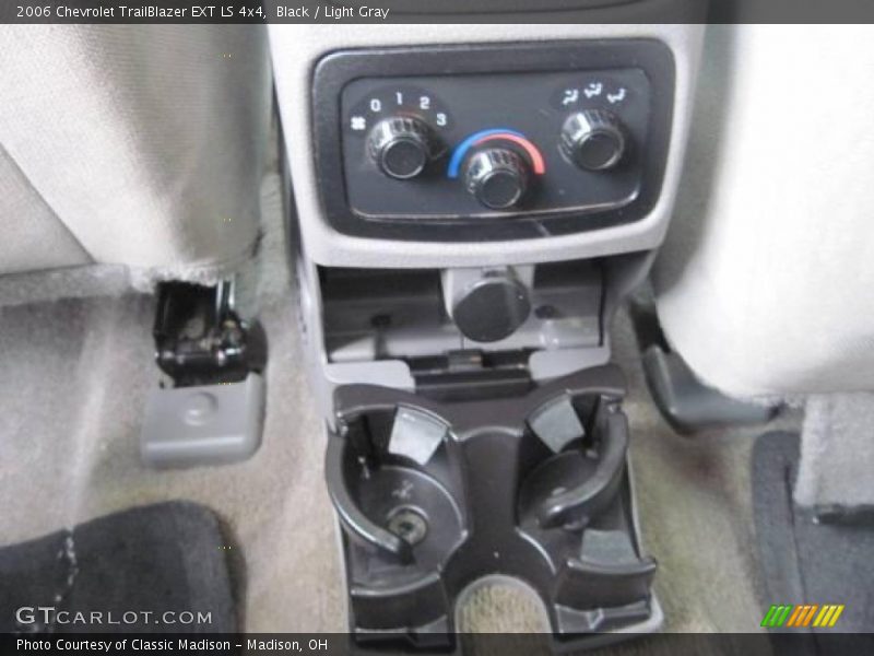 Black / Light Gray 2006 Chevrolet TrailBlazer EXT LS 4x4