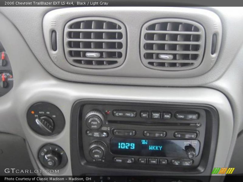 Black / Light Gray 2006 Chevrolet TrailBlazer EXT LS 4x4