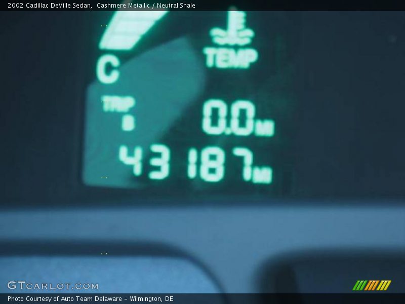 Cashmere Metallic / Neutral Shale 2002 Cadillac DeVille Sedan