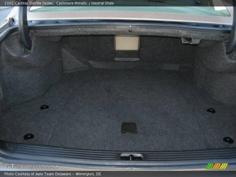 Cashmere Metallic / Neutral Shale 2002 Cadillac DeVille Sedan