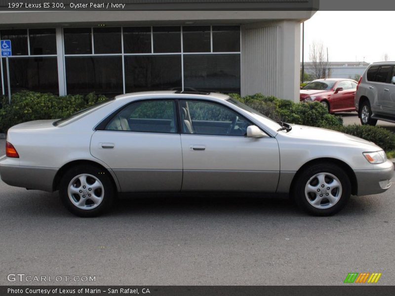 Oyster Pearl / Ivory 1997 Lexus ES 300