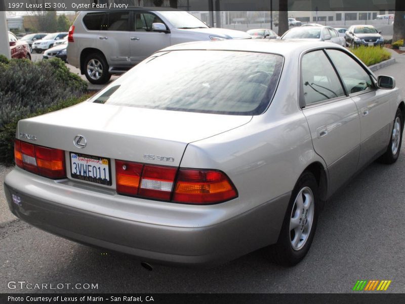 Oyster Pearl / Ivory 1997 Lexus ES 300