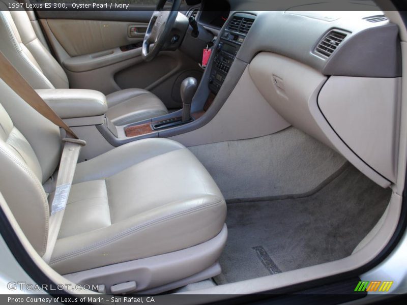 Oyster Pearl / Ivory 1997 Lexus ES 300