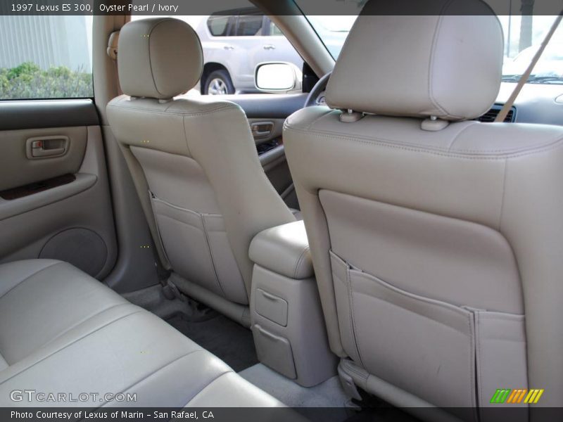 Oyster Pearl / Ivory 1997 Lexus ES 300