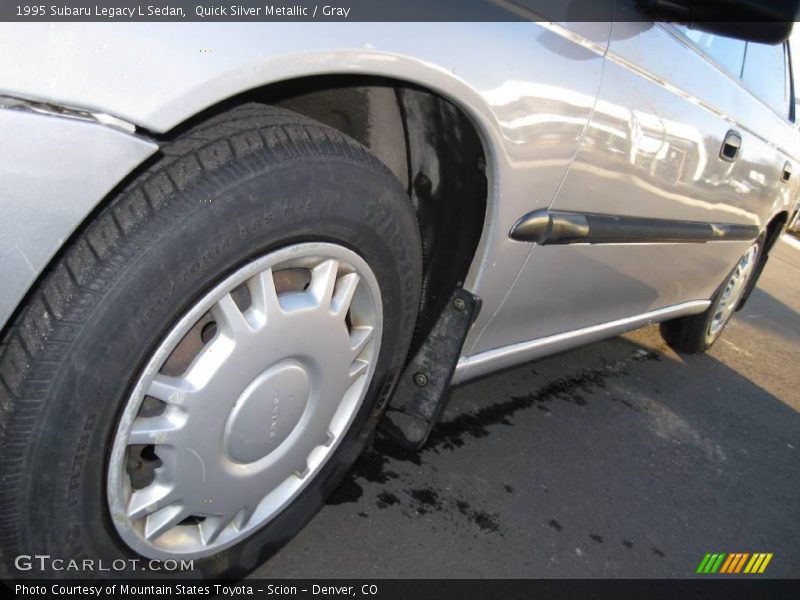 Quick Silver Metallic / Gray 1995 Subaru Legacy L Sedan