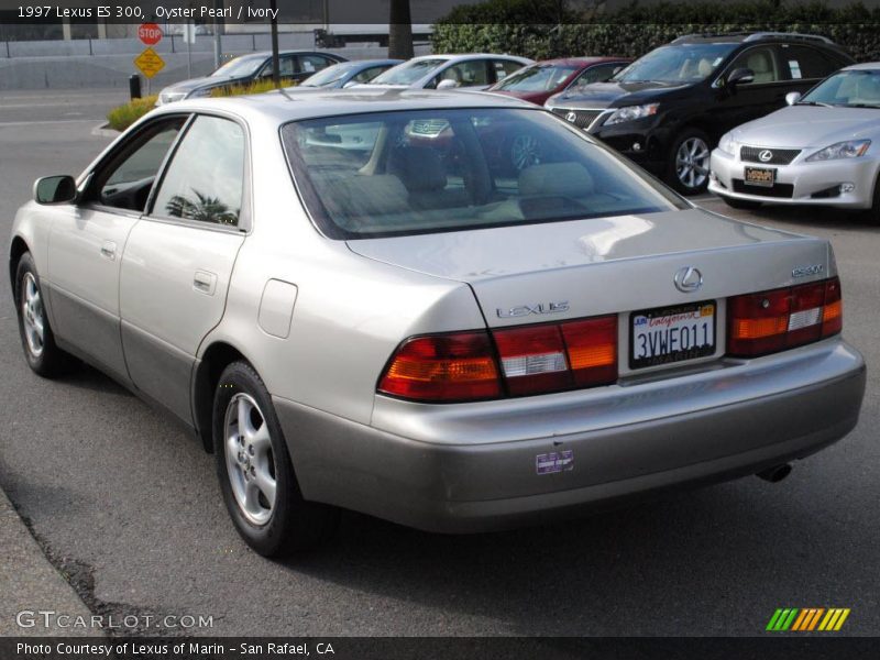 Oyster Pearl / Ivory 1997 Lexus ES 300