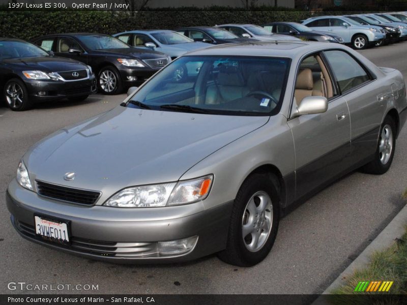 Oyster Pearl / Ivory 1997 Lexus ES 300