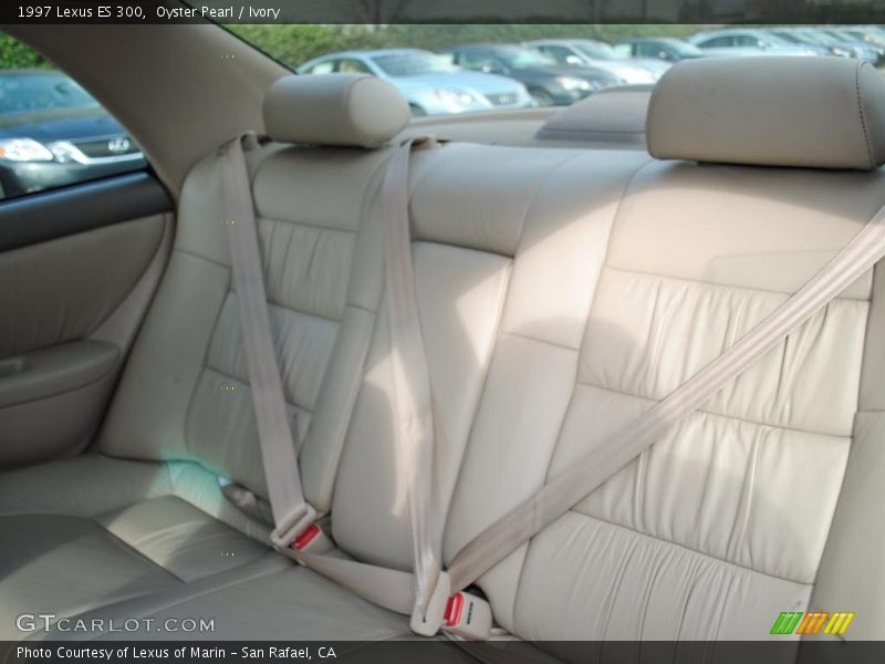 Oyster Pearl / Ivory 1997 Lexus ES 300