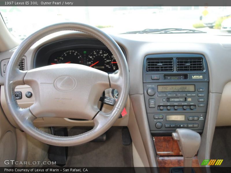 Oyster Pearl / Ivory 1997 Lexus ES 300