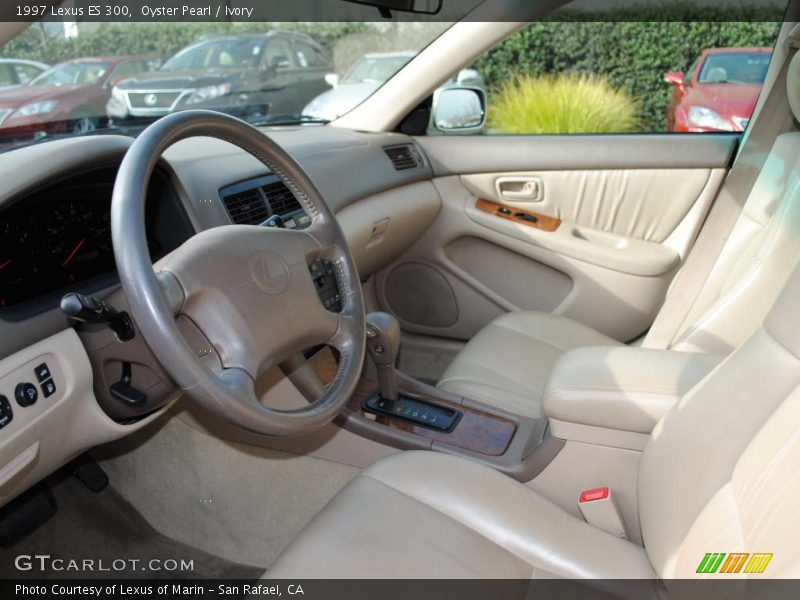Oyster Pearl / Ivory 1997 Lexus ES 300