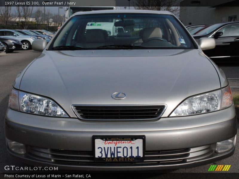 Oyster Pearl / Ivory 1997 Lexus ES 300