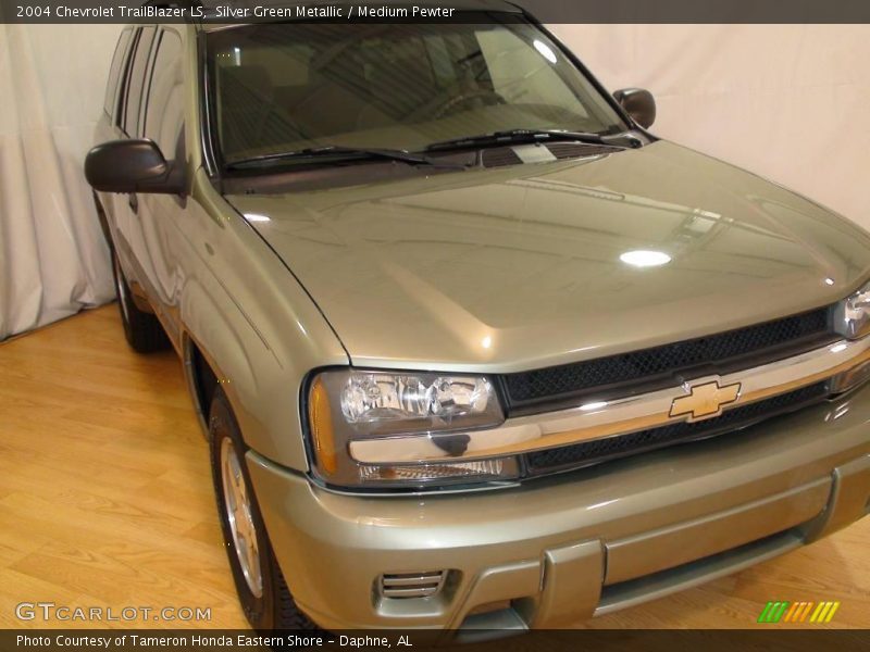 Silver Green Metallic / Medium Pewter 2004 Chevrolet TrailBlazer LS