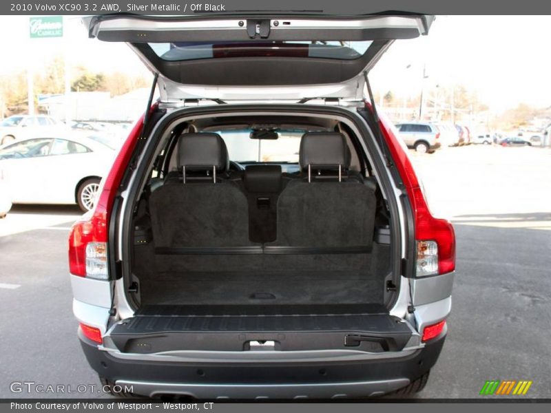 Silver Metallic / Off Black 2010 Volvo XC90 3.2 AWD