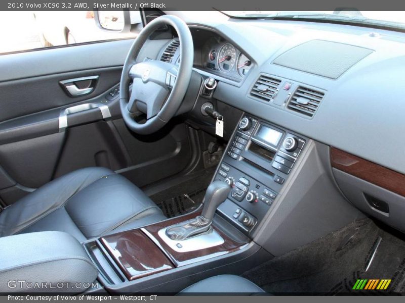Silver Metallic / Off Black 2010 Volvo XC90 3.2 AWD
