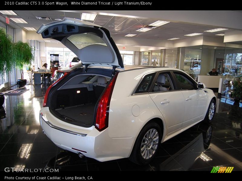 White Diamond Tricoat / Light Titanium/Ebony 2010 Cadillac CTS 3.0 Sport Wagon
