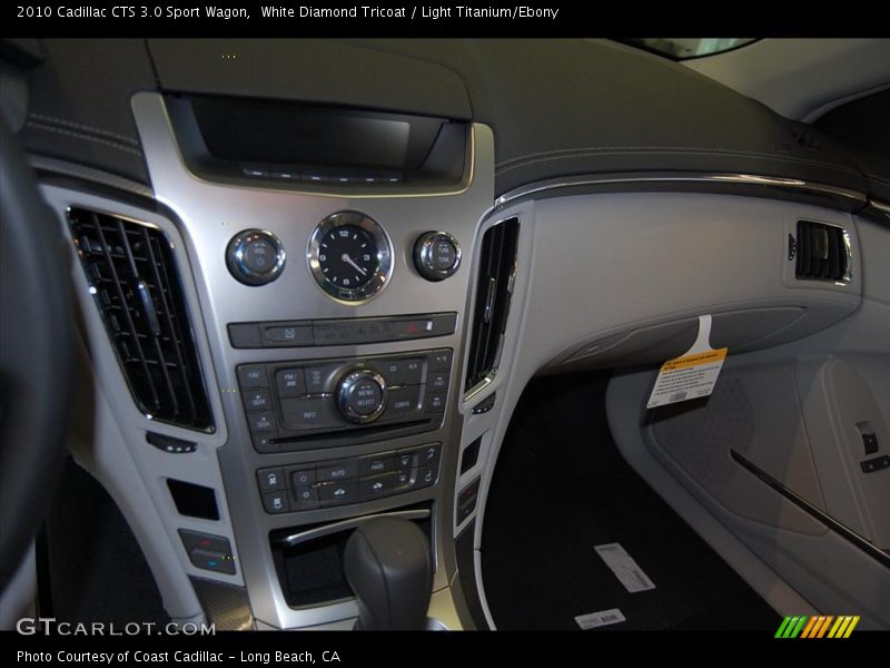 White Diamond Tricoat / Light Titanium/Ebony 2010 Cadillac CTS 3.0 Sport Wagon