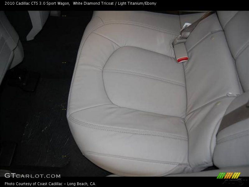 White Diamond Tricoat / Light Titanium/Ebony 2010 Cadillac CTS 3.0 Sport Wagon