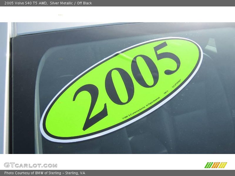 Silver Metallic / Off Black 2005 Volvo S40 T5 AWD