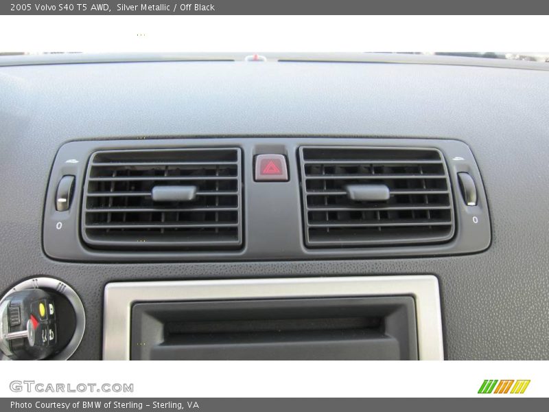 Silver Metallic / Off Black 2005 Volvo S40 T5 AWD