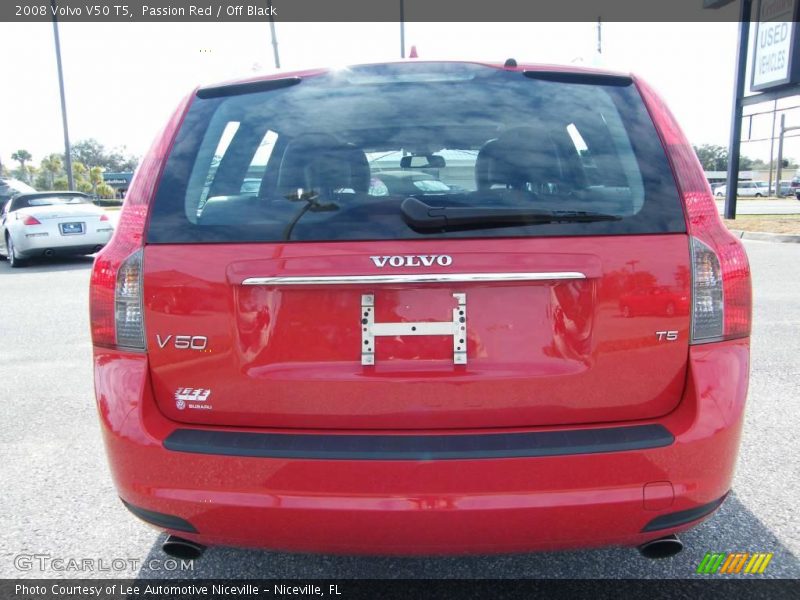 Passion Red / Off Black 2008 Volvo V50 T5