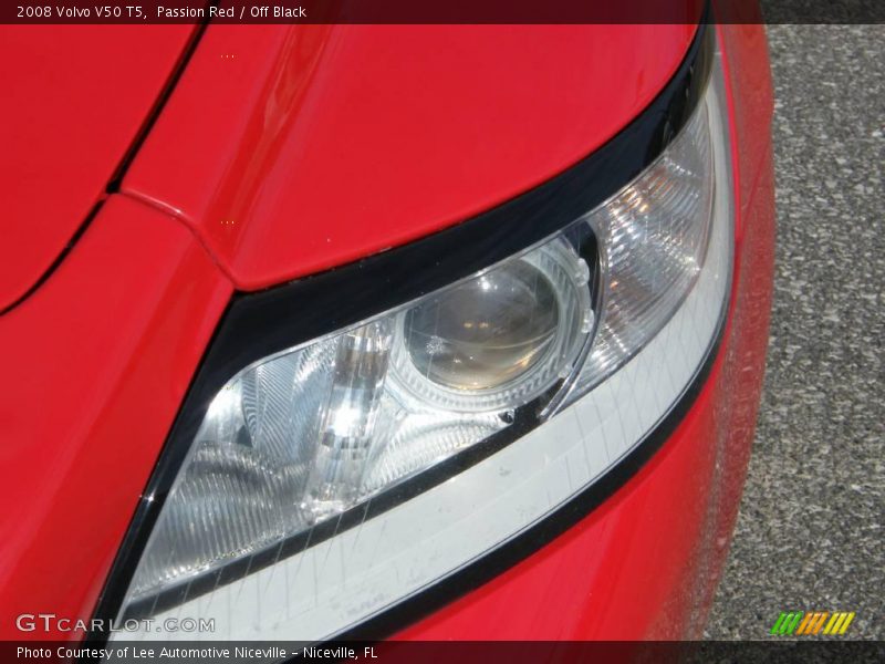 Passion Red / Off Black 2008 Volvo V50 T5
