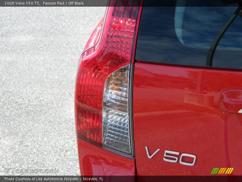 Passion Red / Off Black 2008 Volvo V50 T5
