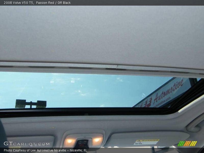 Passion Red / Off Black 2008 Volvo V50 T5