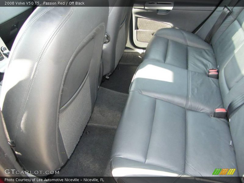 Passion Red / Off Black 2008 Volvo V50 T5