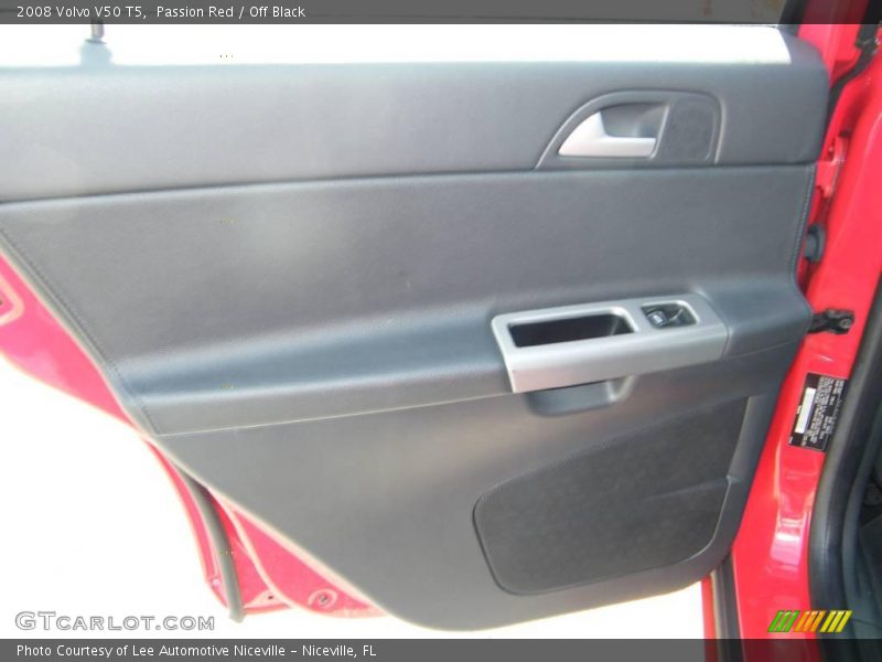 Passion Red / Off Black 2008 Volvo V50 T5