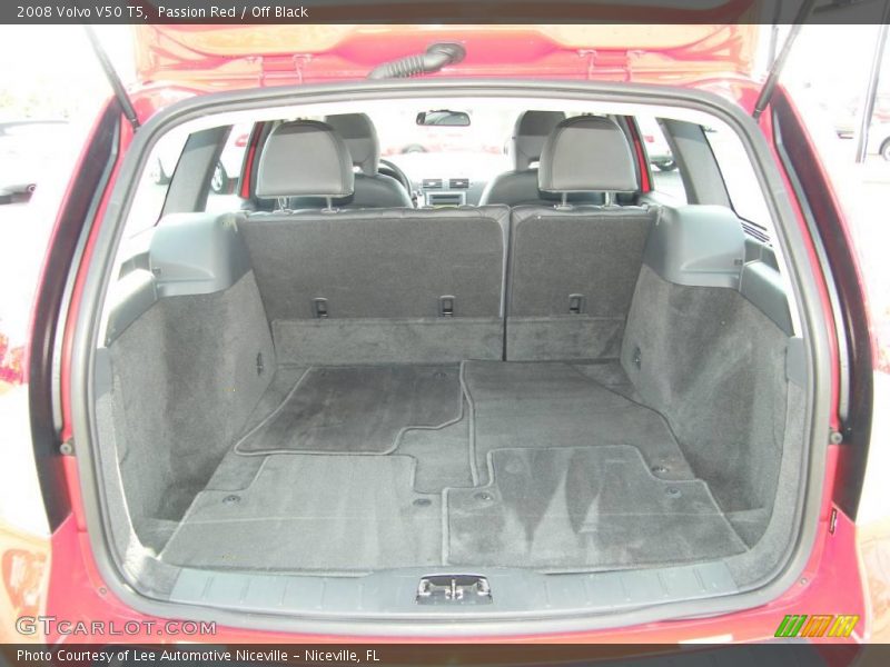 Passion Red / Off Black 2008 Volvo V50 T5