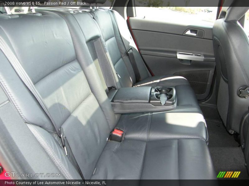 Passion Red / Off Black 2008 Volvo V50 T5