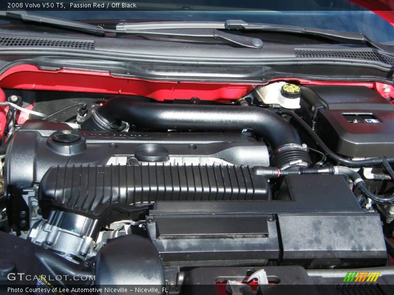 Passion Red / Off Black 2008 Volvo V50 T5