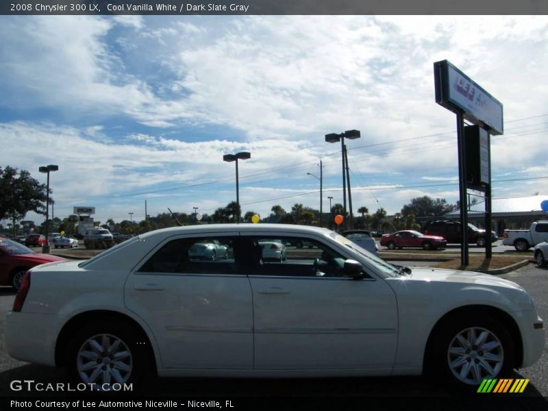 Cool Vanilla White / Dark Slate Gray 2008 Chrysler 300 LX