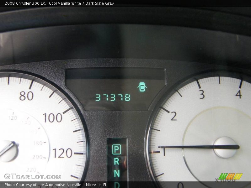 Cool Vanilla White / Dark Slate Gray 2008 Chrysler 300 LX