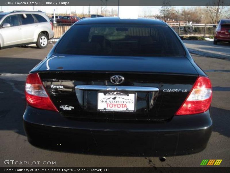 Black / Taupe 2004 Toyota Camry LE