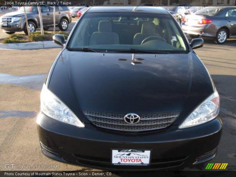Black / Taupe 2004 Toyota Camry LE